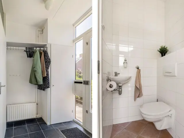 Paltrokstraat 11, UITGEEST