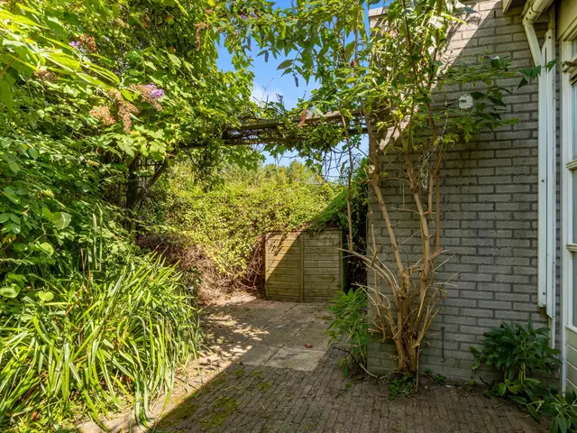 De Cnollenbijter 12, UITGEEST