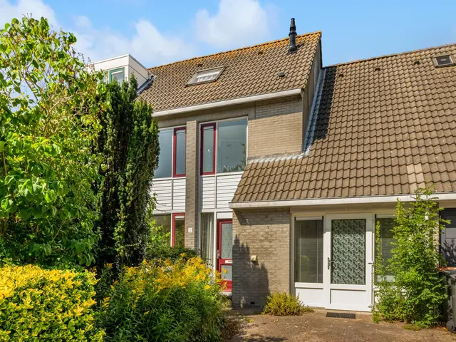 De Cnollenbijter 12, UITGEEST