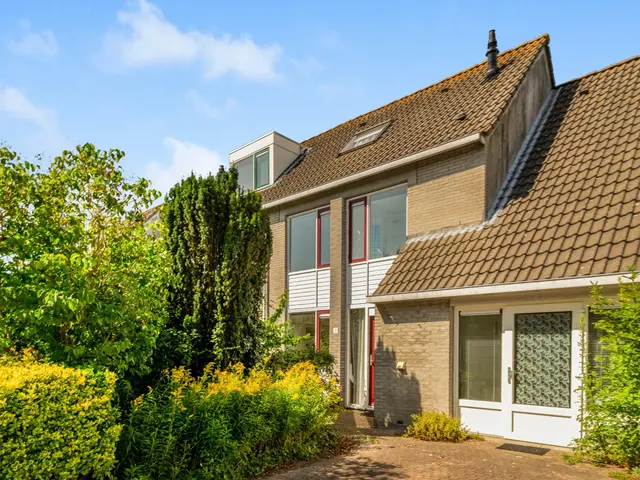 De Cnollenbijter 12, UITGEEST