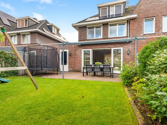 Aan de Kromme Sloot 54, UITGEEST