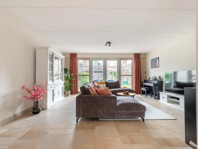 Aan de Kromme Sloot 54, UITGEEST