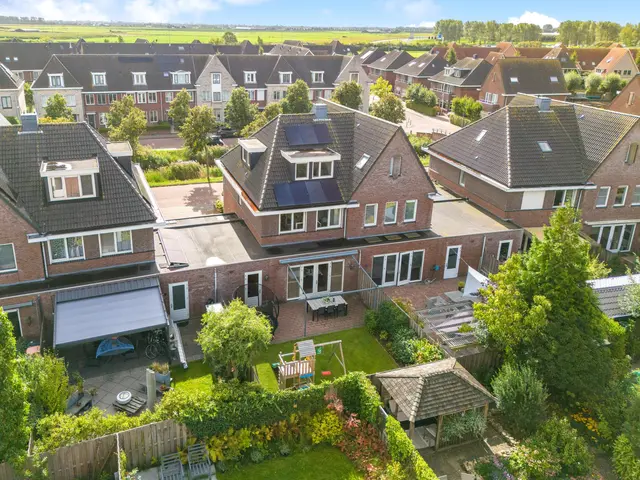 Aan de Kromme Sloot 54, UITGEEST