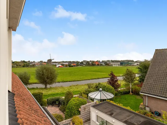 De Grote Weid 52, UITGEEST