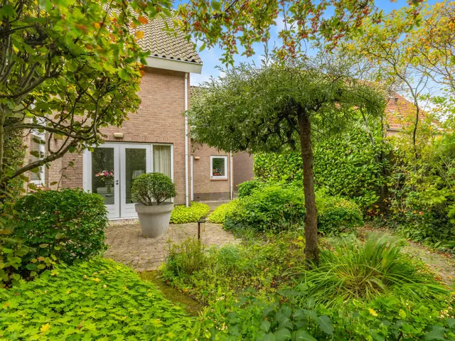 De Witte Hoofden 5, UITGEEST