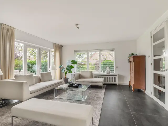 De Witte Hoofden 5, UITGEEST