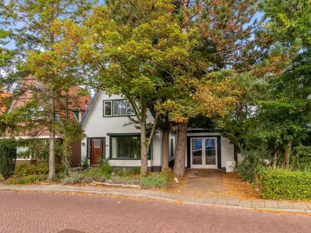 Schuine Hondsbosschelaan 47, HEILOO