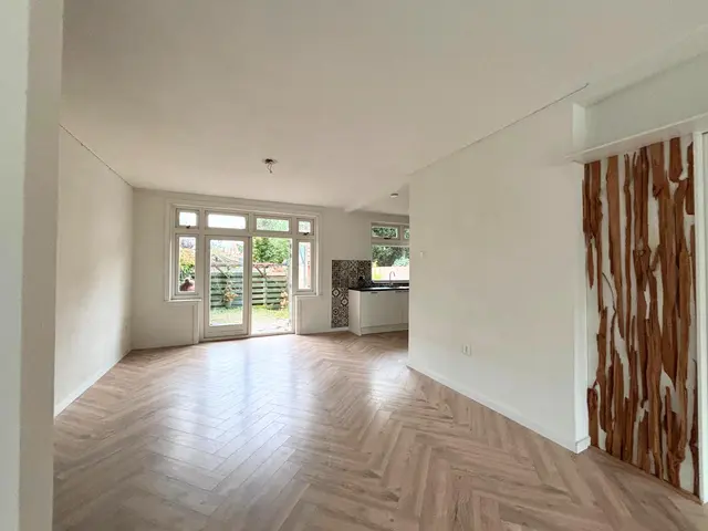 Mient 35, CASTRICUM