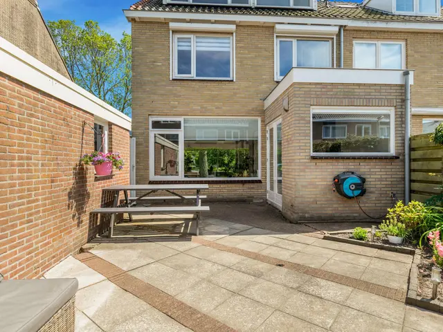 Henegouwenlaan 8, HEEMSKERK