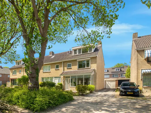 Henegouwenlaan 8, HEEMSKERK