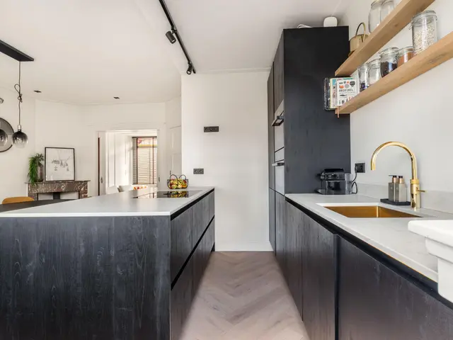 Strick van Linschotenstraat 46, BEVERWIJK