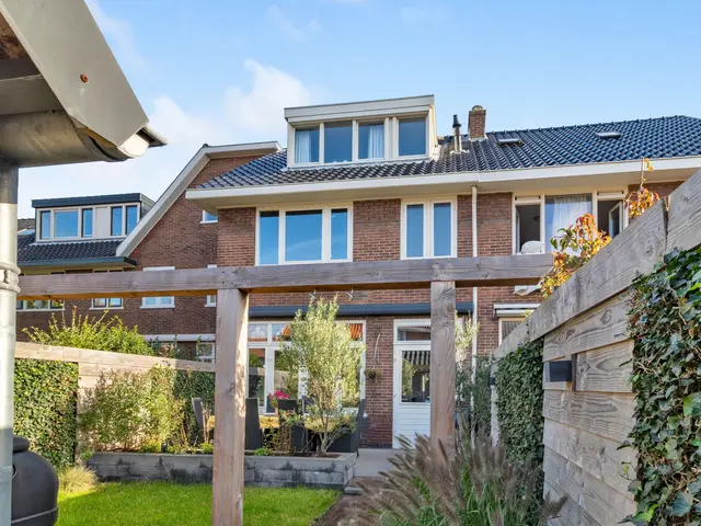 Strick van Linschotenstraat 46, BEVERWIJK