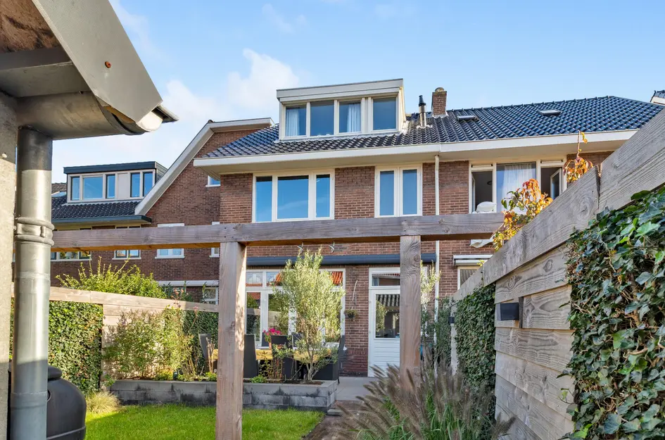 Strick van Linschotenstraat 46
