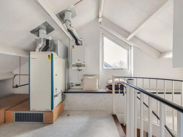 Burgemeester Bruinsmalaan 18, BEVERWIJK