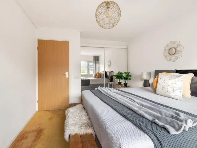 Burgemeester Bruinsmalaan 18, BEVERWIJK