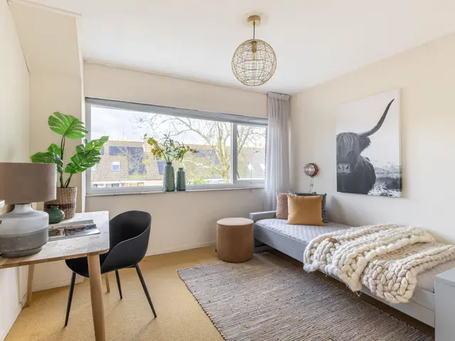 Burgemeester Bruinsmalaan 18, BEVERWIJK