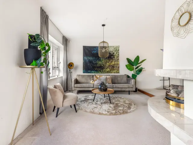 Burgemeester Bruinsmalaan 18, BEVERWIJK