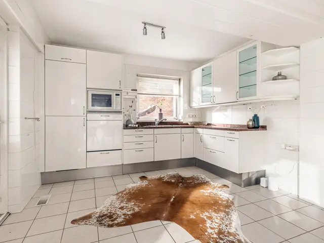 Burgemeester Bruinsmalaan 18, BEVERWIJK