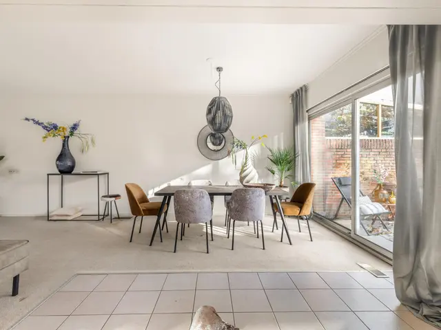 Burgemeester Bruinsmalaan 18, BEVERWIJK