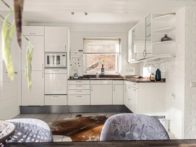 Burgemeester Bruinsmalaan 18, BEVERWIJK