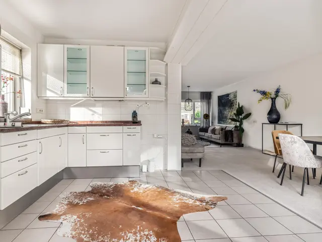 Burgemeester Bruinsmalaan 18, BEVERWIJK