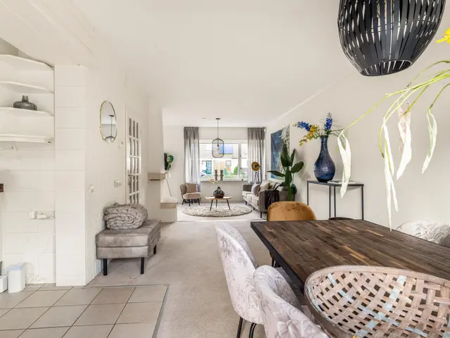 Burgemeester Bruinsmalaan 18, BEVERWIJK