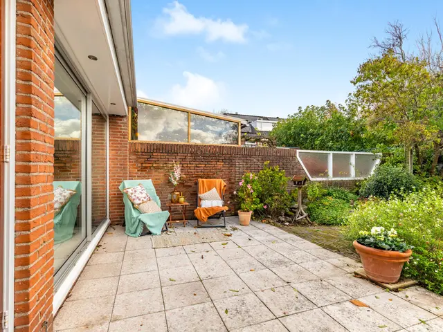 Burgemeester Bruinsmalaan 18, BEVERWIJK