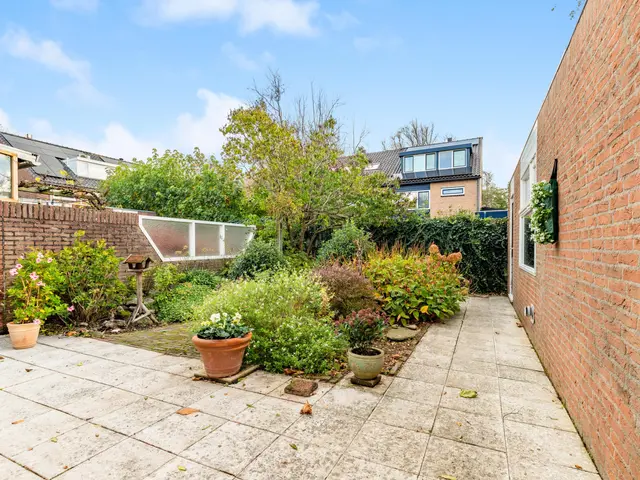 Burgemeester Bruinsmalaan 18, BEVERWIJK