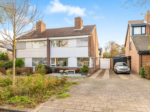 Burgemeester Bruinsmalaan 18, BEVERWIJK