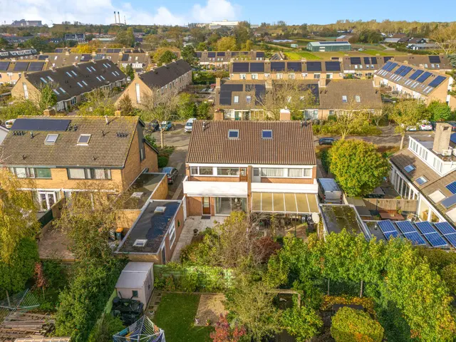 Burgemeester Bruinsmalaan 18, BEVERWIJK