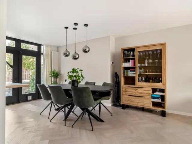 Hoefbladstraat 10, KROMMENIE