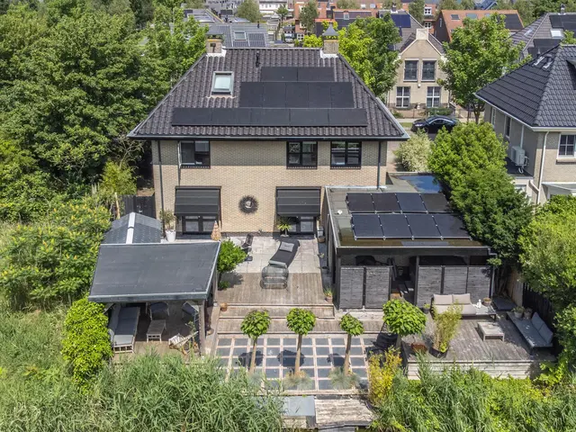 Jean-Louis Pisuisselaan 2, BEVERWIJK