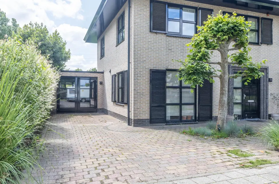 Jean-Louis Pisuisselaan 2