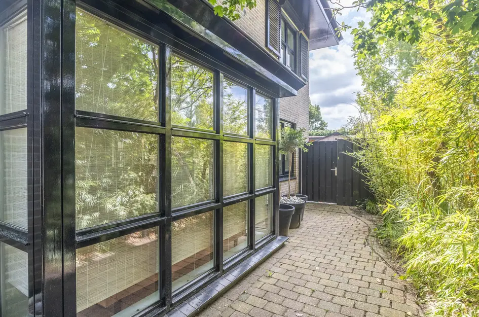 Jean-Louis Pisuisselaan 2