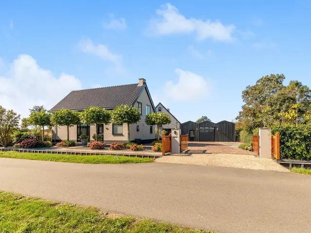 Luttik Cie 37, HEEMSKERK