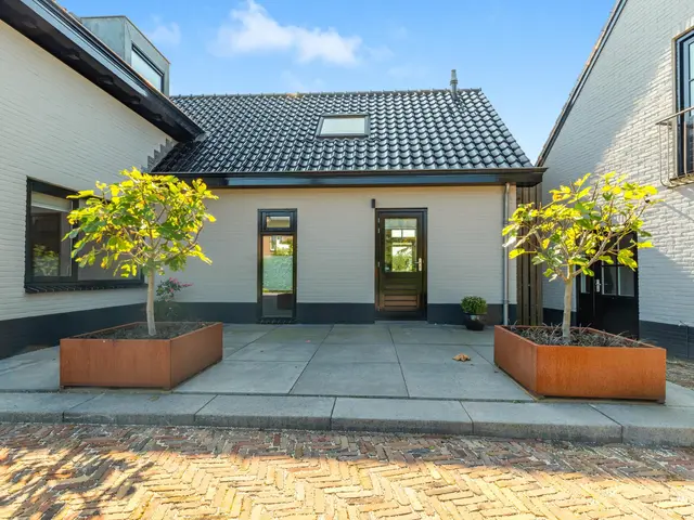 Luttik Cie 37, HEEMSKERK