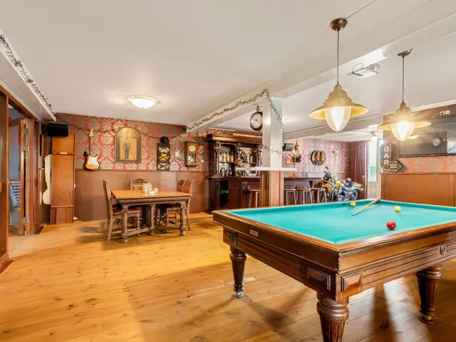 Luttik Cie 37, HEEMSKERK