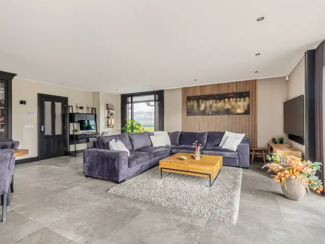 Luttik Cie 37, HEEMSKERK