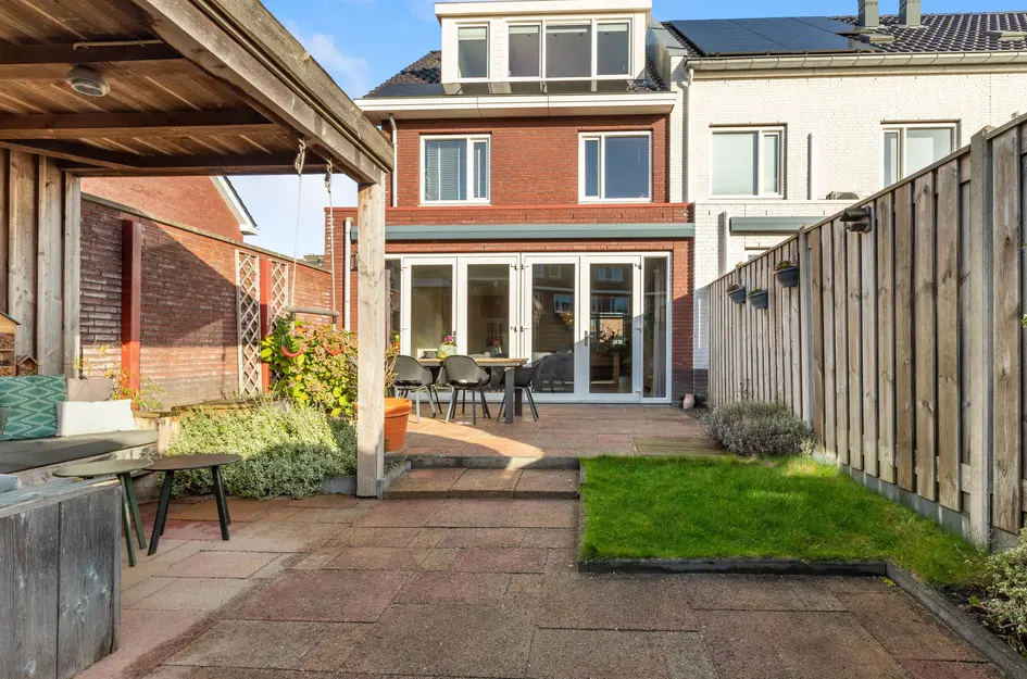 Burgemeester van Roosmalenstraat 24