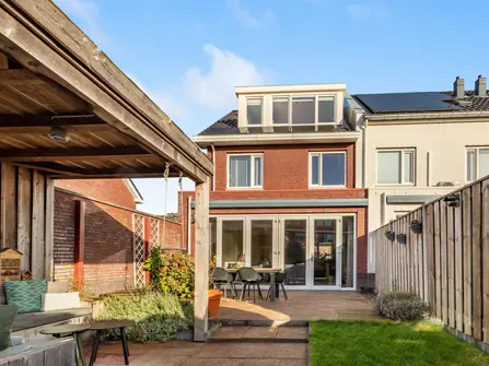 Burgemeester van Roosmalenstraat 24