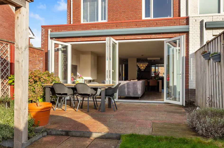 Burgemeester van Roosmalenstraat 24