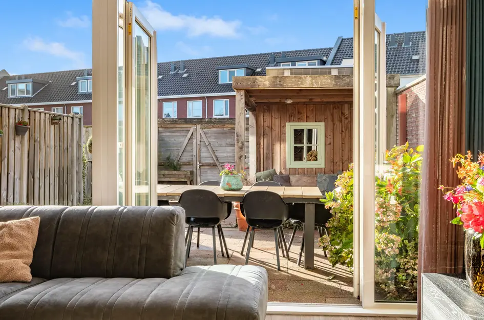 Burgemeester van Roosmalenstraat 24