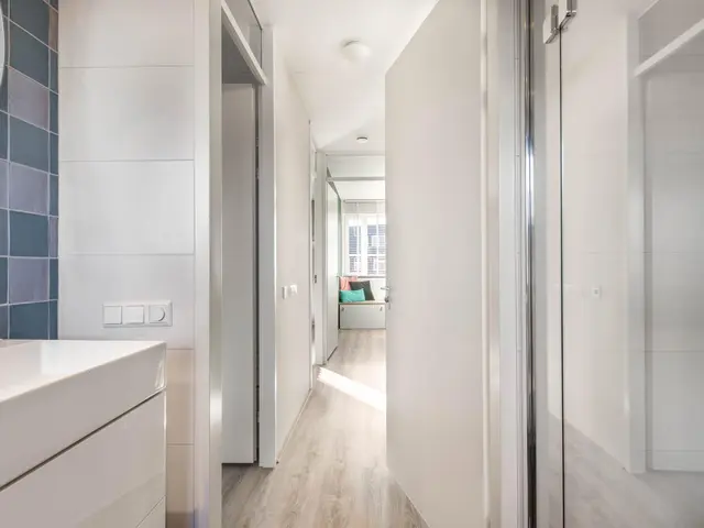 Burgemeester van Roosmalenstraat 24, UITGEEST