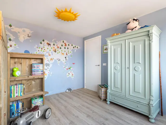 Burgemeester van Roosmalenstraat 24, UITGEEST