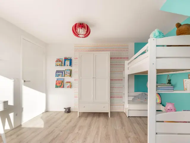 Burgemeester van Roosmalenstraat 24, UITGEEST