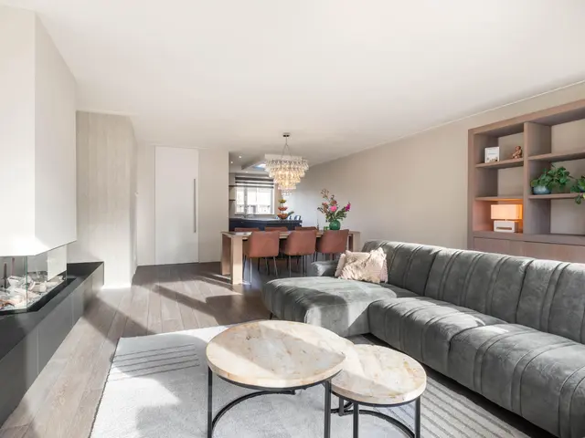 Burgemeester van Roosmalenstraat 24, UITGEEST