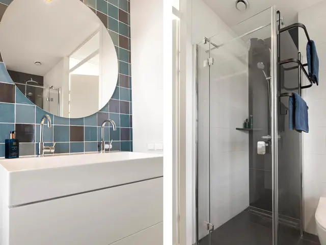 Burgemeester van Roosmalenstraat 24, UITGEEST