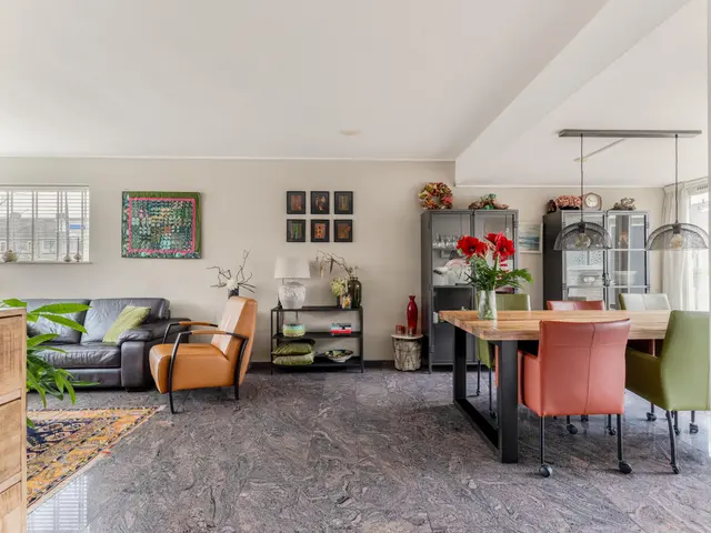 Plutolaan 28, HEERHUGOWAARD