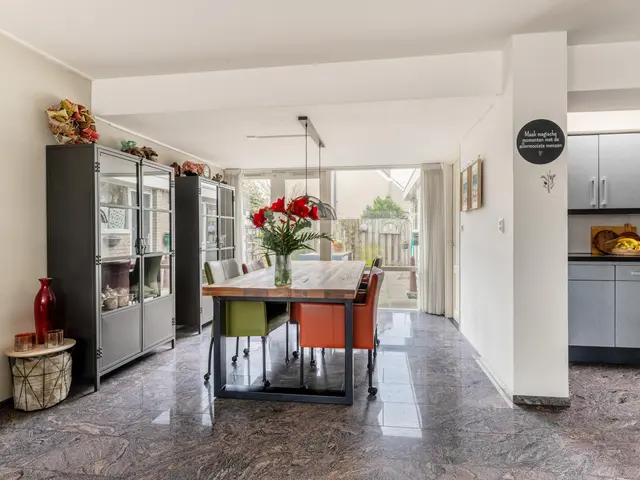 Plutolaan 28, HEERHUGOWAARD