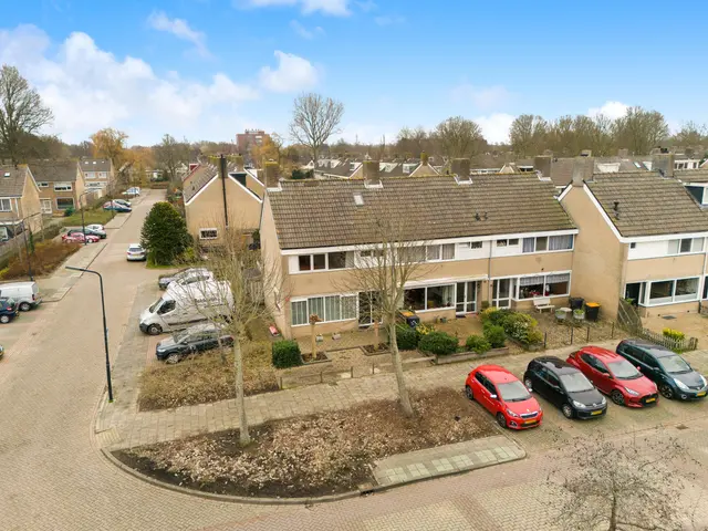 Plutolaan 28, HEERHUGOWAARD